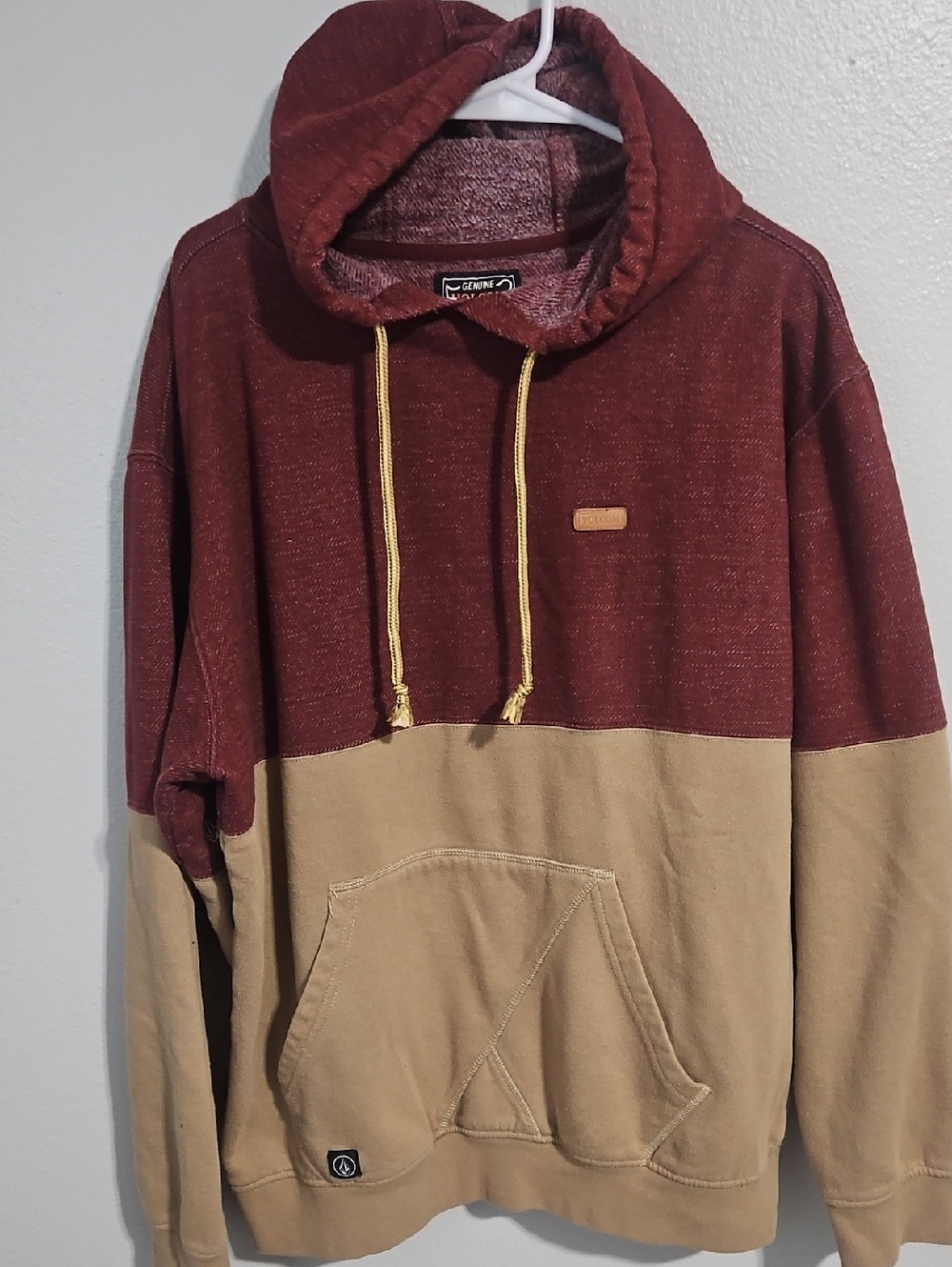 Vintage Volcom Maroon and Tan Colorblock Pullover Hoodie